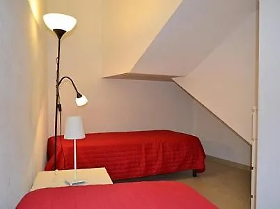 بيت للعطل Sleeps 4 Air Con Wifi *