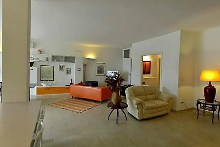 Sleeps 4 Air Con Wifi بيت للعطل